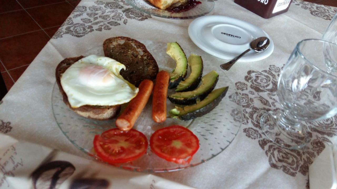 B&B La Vecchia Scuola Sonnino Eksteriør bilde