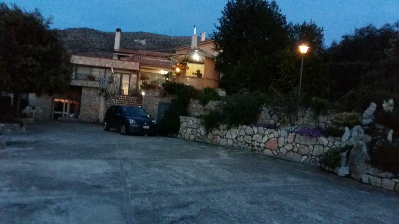B&B La Vecchia Scuola Sonnino Eksteriør bilde