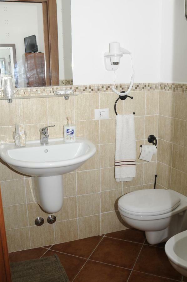 B&B La Vecchia Scuola Sonnino Eksteriør bilde
